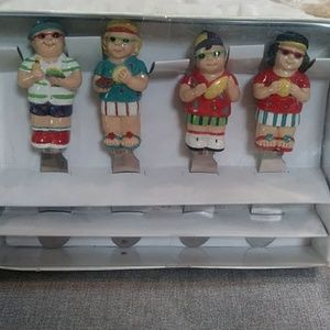 Hamburgers butter knifes